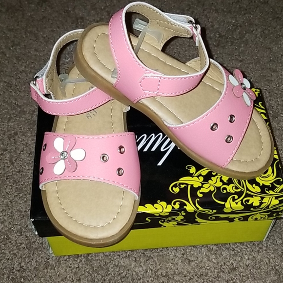 Chulis Angel Flower Sandals - Picture 2 of 8